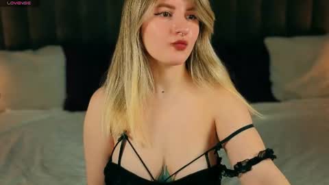 daryana_gray online show from 06-16-26, 08:17