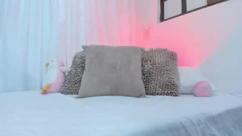 Snapshot of dashanovikov chatting on 05-25-26, 01:50 Dasha online show from 05-25-26, 01:50