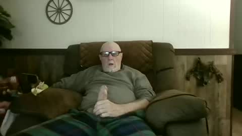 Snapshot of dave571960 chatting on 05-25-26, 10:32 dave571960 online show from 05-25-26, 10:32