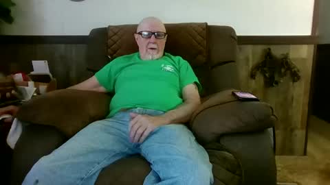 Snapshot of dave571960 chatting on 05-27-26, 10:01 dave571960 online show from 05-27-26, 10:01