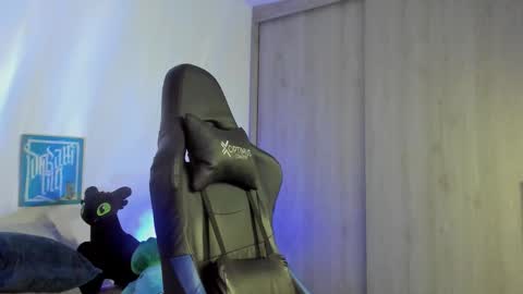 DAVE MAX online show from 03-25-26, 03:18