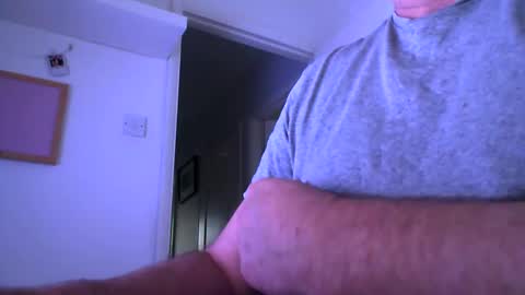 davesu12345 online show from 02-10-25, 08:20