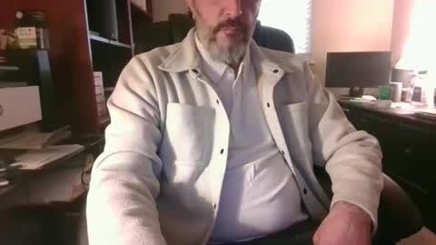 Snapshot of davethebooky chatting on 05-13-26, 08:16 Dave online show from 05-13-26, 08:16
