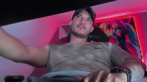 Snapshot of david__ox chatting on 09-26-25, 05:22 david__ox online show from 09-26-25, 05:22