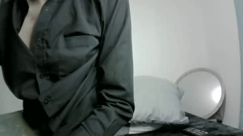 Snapshot of david_asturias chatting on 12-06-24, 02:24 David Asturias online show from 12-06-24, 02:24