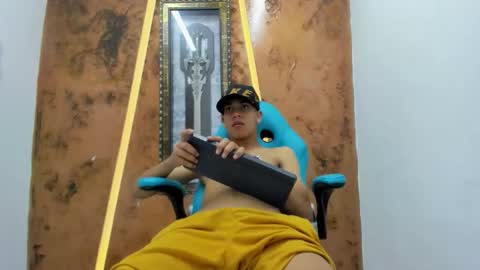 Snapshot of david_bigcock20 chatting on 02-05-26, 07:51 david_bigcock20 online show from 02-05-26, 07:51