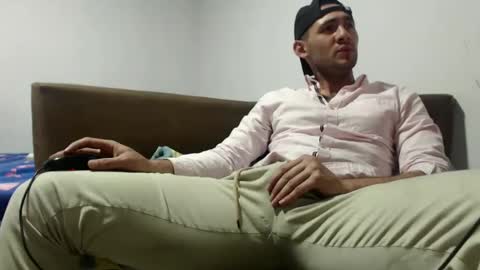 Snapshot of david_hot12 chatting on 12-16-24, 02:25 david online show from 12-16-24, 02:25