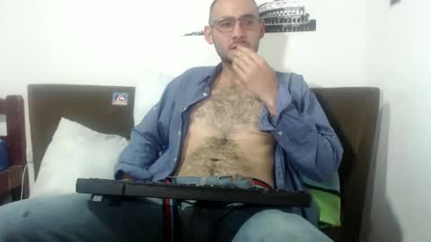 Snapshot of david_hot12 chatting on 01-17-25, 02:18 david online show from 01-17-25, 02:18