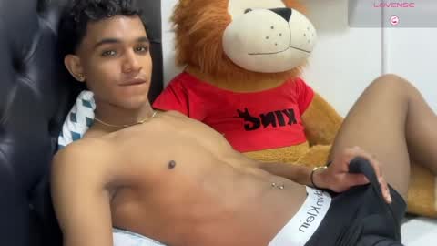 Snapshot of david_hot44 chatting on 05-09-26, 04:28 david_hot44 online show from 05-09-26, 04:28