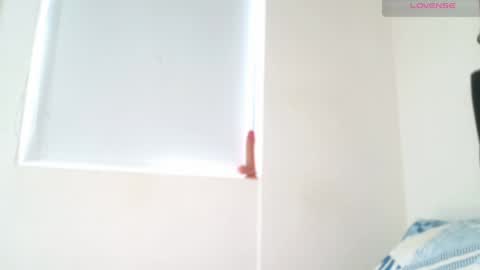 Snapshot of david_hot44 chatting on 06-10-26, 03:44 david_hot44 online show from 06-10-26, 03:44