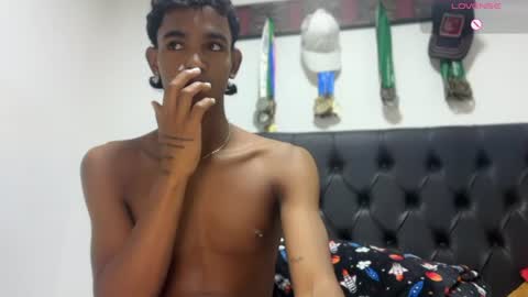 Snapshot of david_hot44 chatting on 06-17-26, 02:25 david_hot44 online show from 06-17-26, 02:25