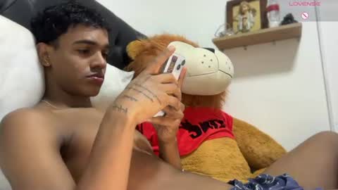 Snapshot of david_hot44 chatting on 06-27-26, 04:34 david_hot44 online show from 06-27-26, 04:34