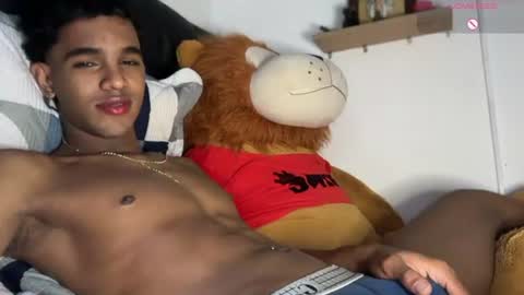 Snapshot of david_hot44 chatting on 07-11-26, 01:47 david_hot44 online show from 07-11-26, 01:47
