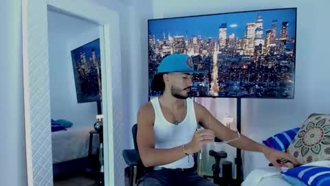 Snapshot of david_johnson372 chatting on 03-09-26, 02:26 Hey im David that loves to explore and speak their fantasies. Very open talktative and nice. Feel free to chat with me online show from 03-09-26, 02:26