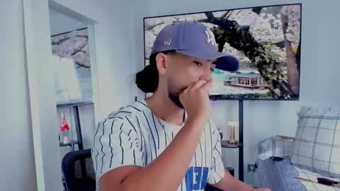 Hey im David that loves to explore and speak their fantasies. Very open talktative and nice. Feel free to chat with me online show from 03-12-26, 03:07