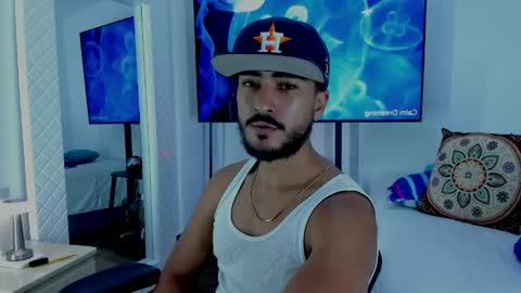 Snapshot of david_johnson372 chatting on 04-14-26, 01:11 Hey im David that loves to explore and speak their fantasies. Very open talktative and nice. Feel free to chat with me online show from 04-14-26, 01:11