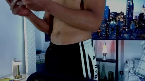 Snapshot of david_johnson372 chatting on 04-28-26, 11:21 Hey im David that loves to explore and speak their fantasies. Very open talktative and nice. Feel free to chat with me online show from 04-28-26, 11:21