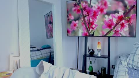 Snapshot of david_johnson372 chatting on 05-02-26, 12:43 Hey im David that loves to explore and speak their fantasies. Very open talktative and nice. Feel free to chat with me online show from 05-02-26, 12:43