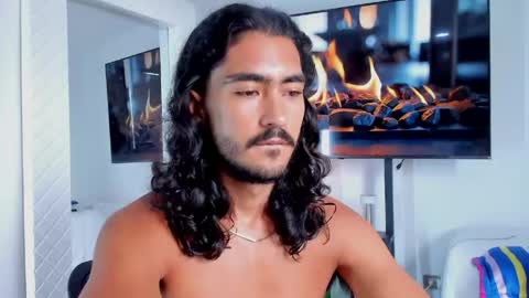 Snapshot of david_johnson372 chatting on 06-02-26, 01:02 Hey im David that loves to explore and speak their fantasies. Very open talktative and nice. Feel free to chat with me online show from 06-02-26, 01:02
