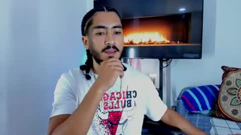 Snapshot of david_johnson372 chatting on 06-11-26, 11:03 Hey im David that loves to explore and speak their fantasies. Very open talktative and nice. Feel free to chat with me online show from 06-11-26, 11:03