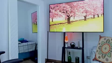 Snapshot of david_johnson372 chatting on 06-17-26, 10:39 Hey im David that loves to explore and speak their fantasies. Very open talktative and nice. Feel free to chat with me online show from 06-17-26, 10:39