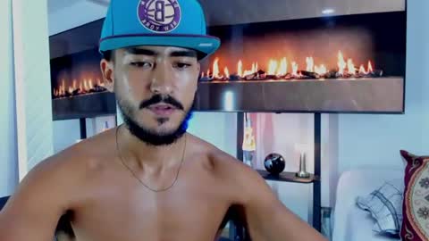 Snapshot of david_johnson372 chatting on 07-11-26, 12:57 Hey im David that loves to explore and speak their fantasies. Very open talktative and nice. Feel free to chat with me online show from 07-11-26, 12:57
