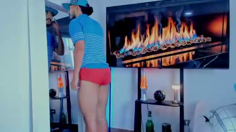 Snapshot of david_johnson372 chatting on 07-11-26, 01:03 Hey im David that loves to explore and speak their fantasies. Very open talktative and nice. Feel free to chat with me online show from 07-11-26, 01:03