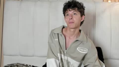 Snapshot of david_roy_ chatting on 02-20-26, 12:38 Roy online show from 02-20-26, 12:38