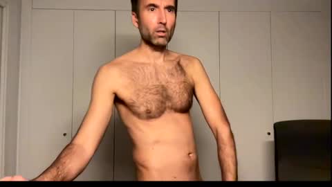 Snapshot of david_spanish chatting on 12-28-24, 11:26 David Cock online show from 12-28-24, 11:26