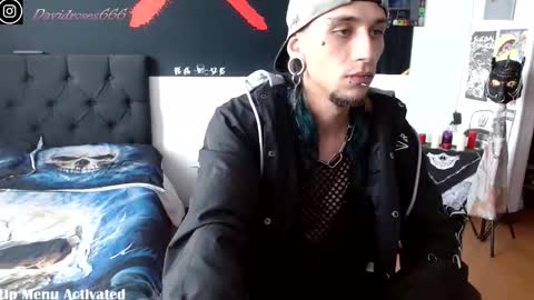 Snapshot of davidroses420 chatting on 10-07-25, 06:38 online show from 10-07-25, 06:38