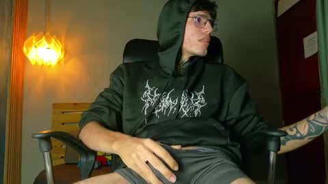 Snapshot of daviid_huge chatting on 05-12-26, 04:42 daviid_huge online show from 05-12-26, 04:42