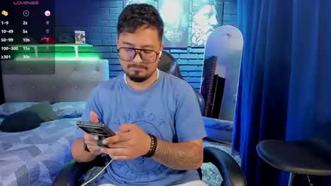 Snapshot of daviidevans chatting on 07-08-26, 01:54 David Evans online show from 07-08-26, 01:54