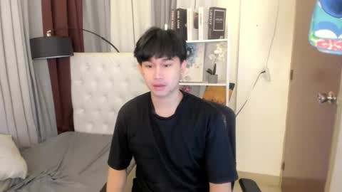 Snapshot of davincihugecock chatting on 05-18-26, 04:57 daniel online show from 05-18-26, 04:57