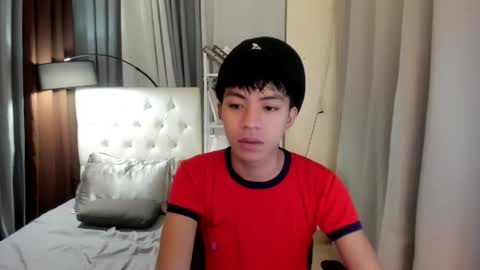 Snapshot of davincihugecock chatting on 06-08-26, 12:14 daniel online show from 06-08-26, 12:14