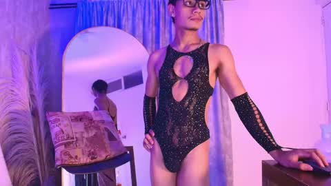 Snapshot of davis_saint chatting on 05-22-26, 11:27 Davis online show from 05-22-26, 11:27