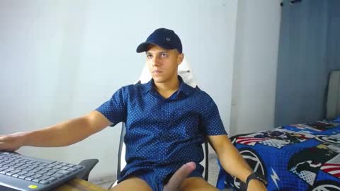 Snapshot of davisito7 chatting on 12-07-24, 04:31 David Angel online show from 12-07-24, 04:31