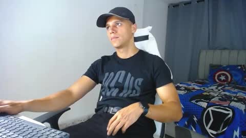 Snapshot of davisito7 chatting on 02-16-25, 04:09 David Angel online show from 02-16-25, 04:09