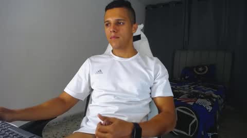 Snapshot of davisito7 chatting on 03-09-25, 06:50 David Angel online show from 03-09-25, 06:50