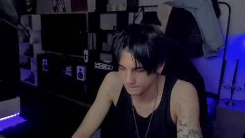 Snapshot of davisross chatting on 06-03-26, 12:57 davis online show from 06-03-26, 12:57