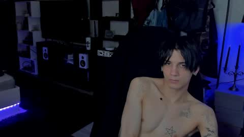 Snapshot of davisross chatting on 06-09-26, 02:50 davis online show from 06-09-26, 02:50