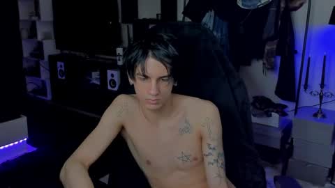 Snapshot of davisross chatting on 06-11-26, 12:32 davis online show from 06-11-26, 12:32