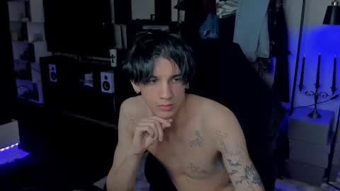 Snapshot of davisross chatting on 06-13-26, 08:56 davis online show from 06-13-26, 08:56