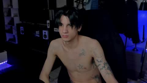 Snapshot of davisross chatting on 06-19-26, 06:45 davis online show from 06-19-26, 06:45