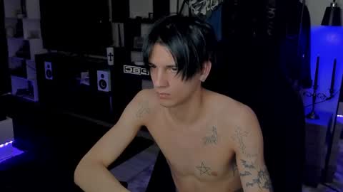 Snapshot of davisross chatting on 06-22-26, 01:52 davis online show from 06-22-26, 01:52