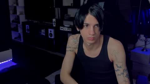 Snapshot of davisross chatting on 07-11-26, 12:46 davis online show from 07-11-26, 12:46