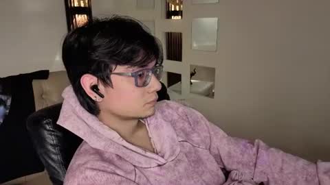 Snapshot of davoxer chatting on 06-21-26, 03:42 davoxer online show from 06-21-26, 03:42