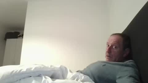 davyboi15 online show from 04-12-26, 03:22