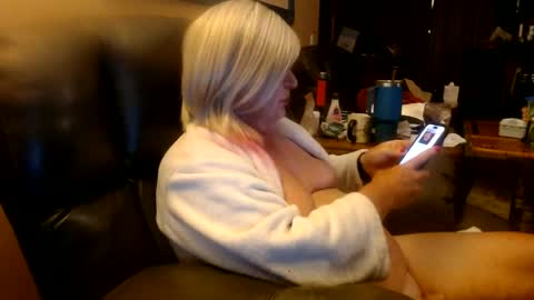 Snapshot of dawndoesall chatting on 06-15-26, 02:58 dawndoesall online show from 06-15-26, 02:58