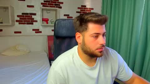 Snapshot of daxgreer chatting on 06-17-26, 04:15 DaxGreer online show from 06-17-26, 04:15