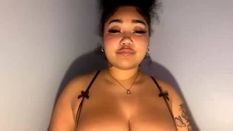 Snapshot of dayqueen1 chatting on 05-03-26, 11:27 dayqueen1 online show from 05-03-26, 11:27